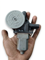Original Mitsuba Power Window Motor for Honda Amaze, Brio, & Mobilio | 6-Pin Connector | Front Right (Used/Genuine) - Image 3